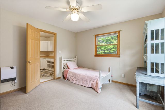3015 40th Place, Des Moines, IA 50310