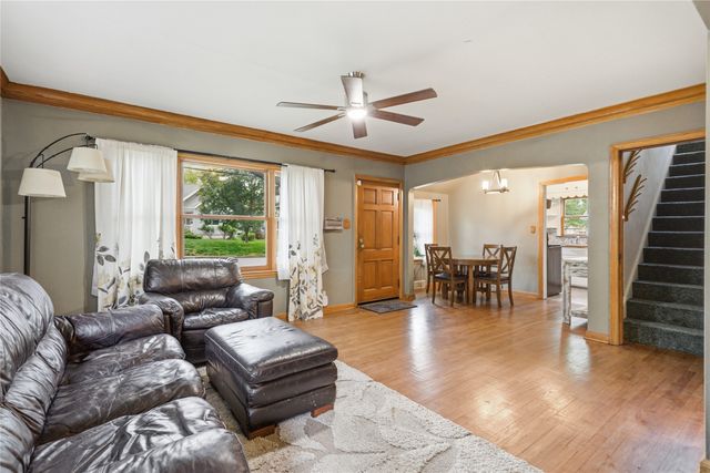 3015 40th Place, Des Moines, IA 50310