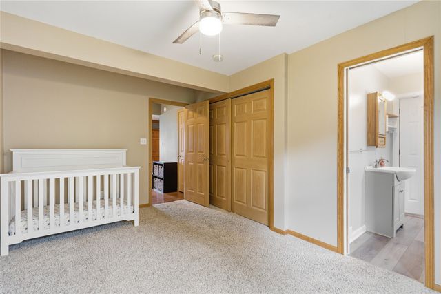 3015 40th Place, Des Moines, IA 50310