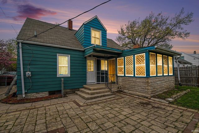 1624 College Street, South Bend, IN 46628