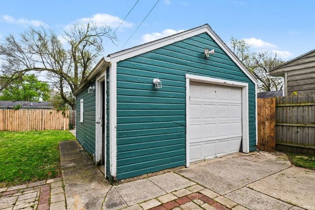 1624 College Street, South Bend, IN 46628