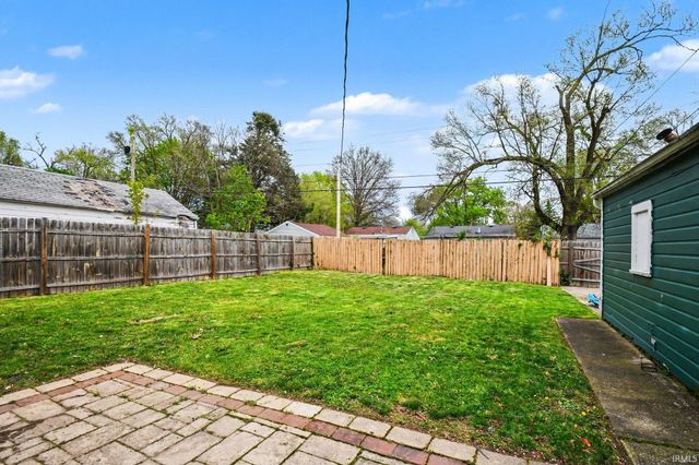 1624 College Street, South Bend, IN 46628