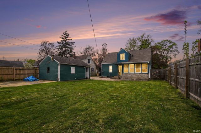 1624 College Street, South Bend, IN 46628