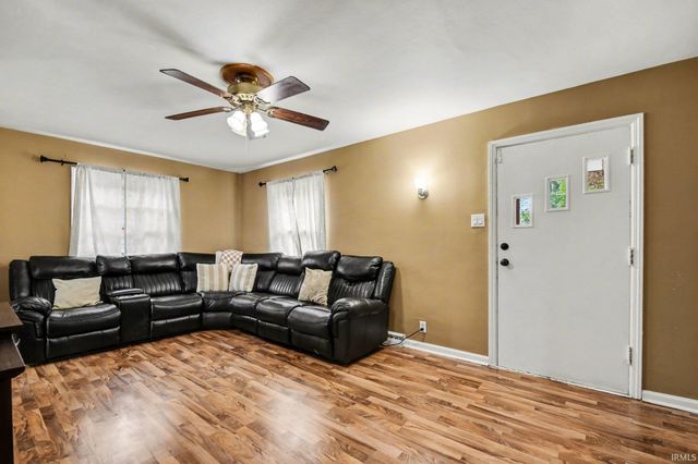 1624 College Street, South Bend, IN 46628