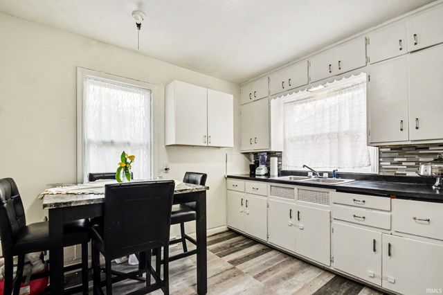 1624 College Street, South Bend, IN 46628