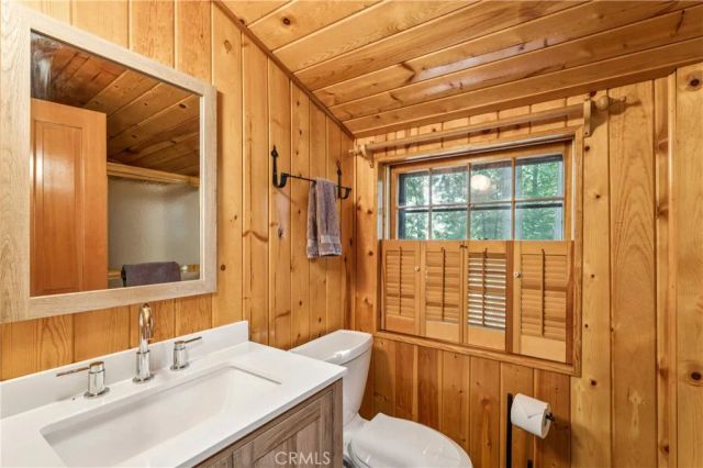 695 Buckingham, Lake Arrowhead, CA 92352