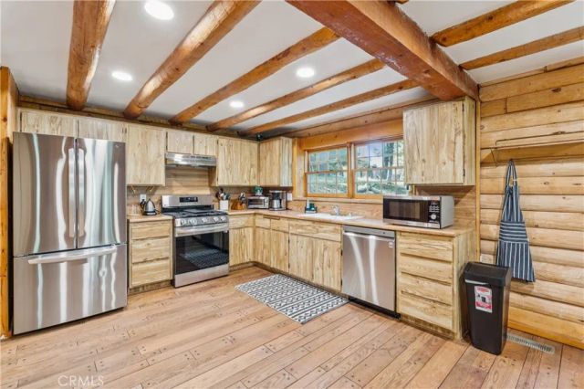 695 Buckingham, Lake Arrowhead, CA 92352