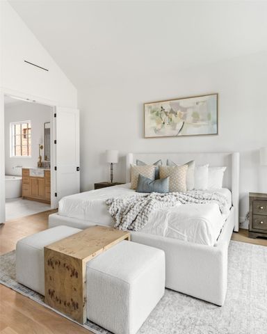 9826 Mixon Drive, Dallas, TX 75220