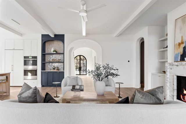 9826 Mixon Drive, Dallas, TX 75220