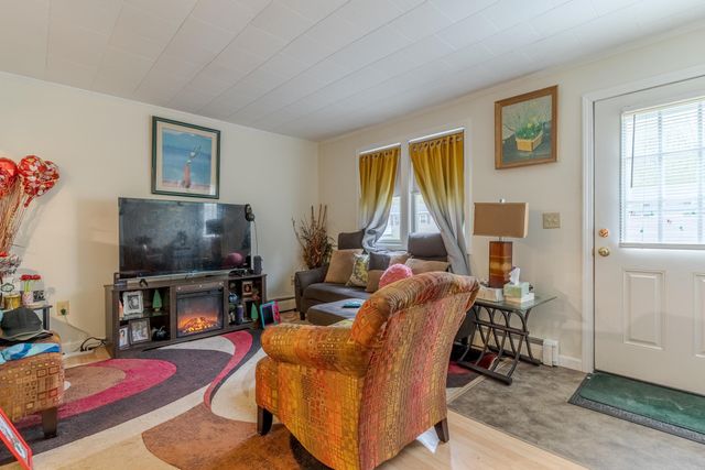 8 Patricia Street, Somersworth, NH 03878