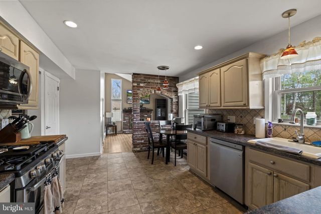 4 MARGY LN, Marlton, NJ 08053