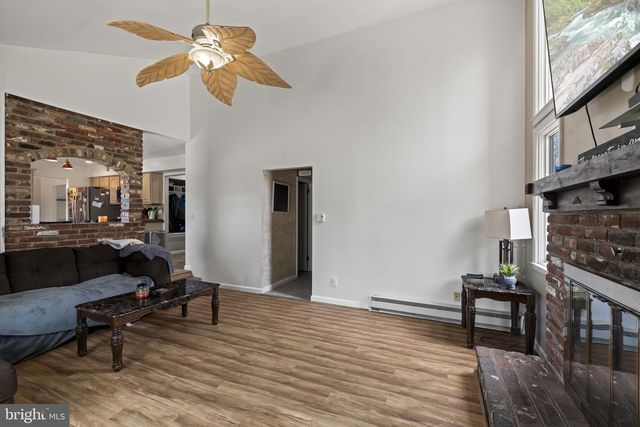 4 MARGY LN, Marlton, NJ 08053