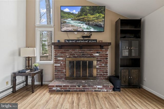 4 MARGY LN, Marlton, NJ 08053