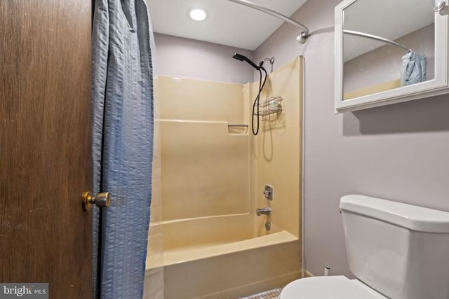 4 MARGY LN, Marlton, NJ 08053