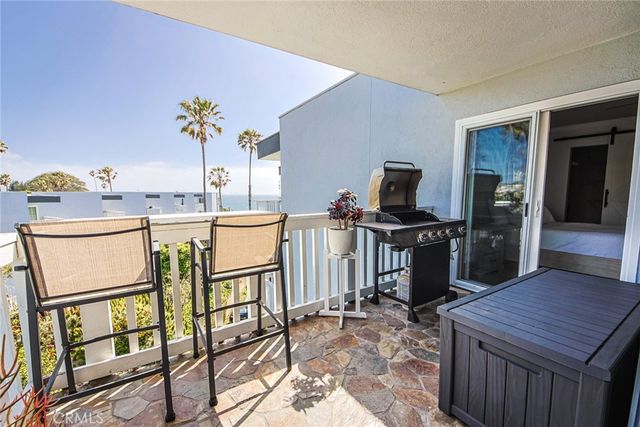 650 The Village 303, Redondo Beach, CA 90277