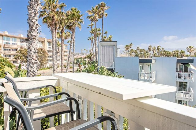 650 The Village 303, Redondo Beach, CA 90277