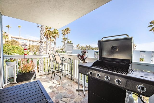 650 The Village 303, Redondo Beach, CA 90277