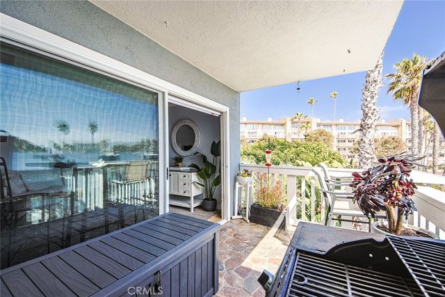 650 The Village 303, Redondo Beach, CA 90277