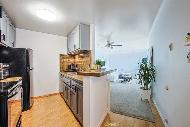 650 The Village 303, Redondo Beach, CA 90277