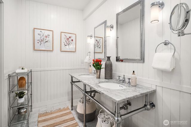 7260 W Mercer Way, Mercer Island, WA 98040