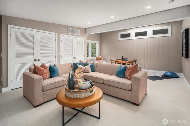 7260 W Mercer Way, Mercer Island, WA 98040