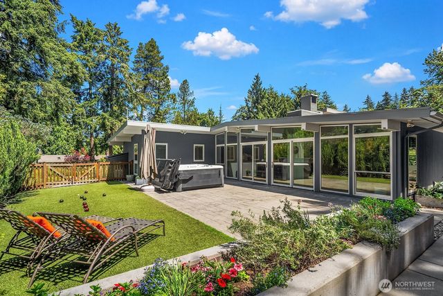 7260 W Mercer Way, Mercer Island, WA 98040