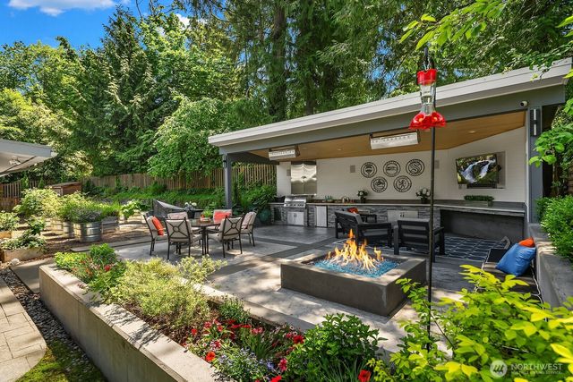 7260 W Mercer Way, Mercer Island, WA 98040