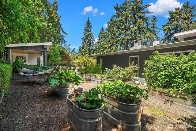 7260 W Mercer Way, Mercer Island, WA 98040