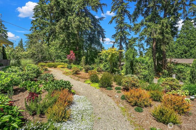 7260 W Mercer Way, Mercer Island, WA 98040