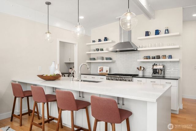 7260 W Mercer Way, Mercer Island, WA 98040
