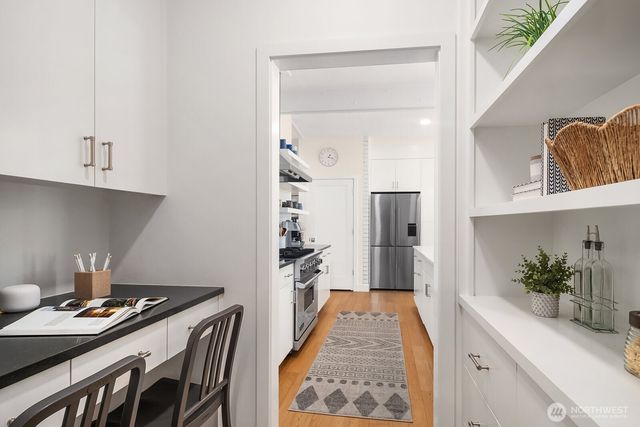 7260 W Mercer Way, Mercer Island, WA 98040
