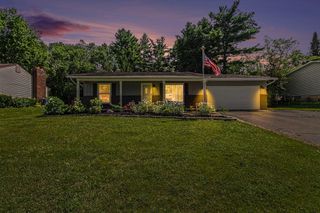 9155 Satelite Drive, Walled Lake, MI 48386
