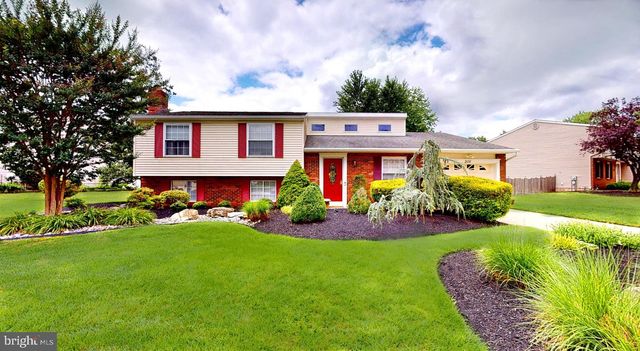 205 WOODBINE DR, Marlton, NJ 08053