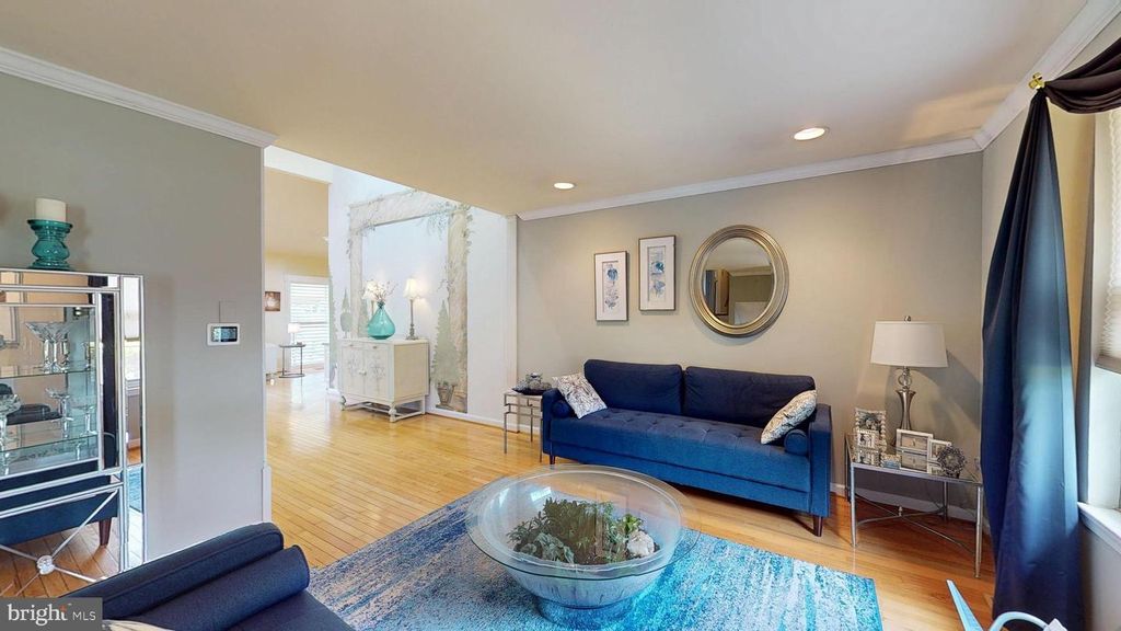 205 WOODBINE DR, Marlton, NJ 08053