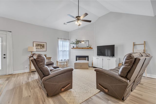 3012 Daphne Dr, Clarksville, TN 37040