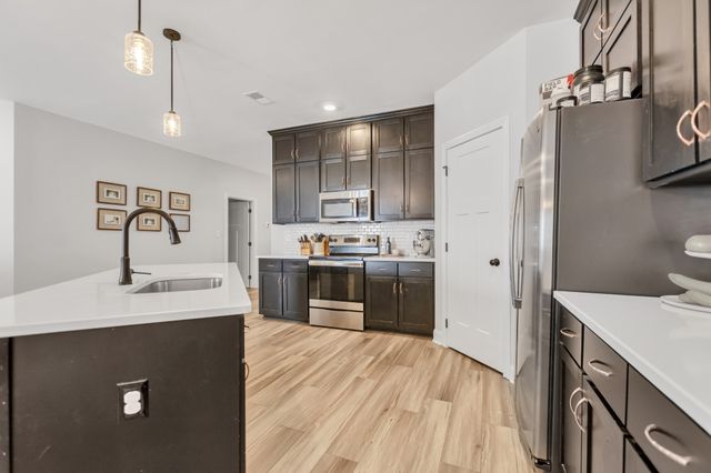 3012 Daphne Dr, Clarksville, TN 37040