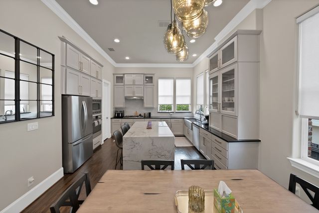 406 Mills Street, Fort Worth, TX 76102