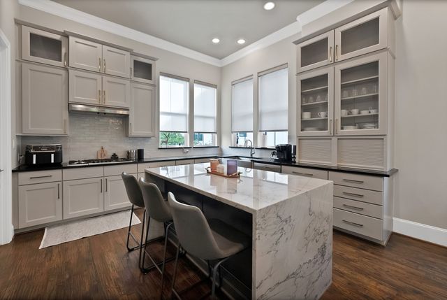 406 Mills Street, Fort Worth, TX 76102