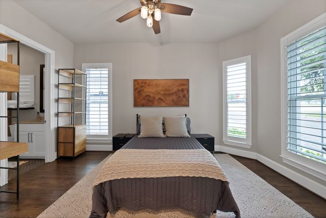 406 Mills Street, Fort Worth, TX 76102