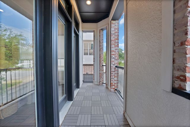 406 Mills Street, Fort Worth, TX 76102