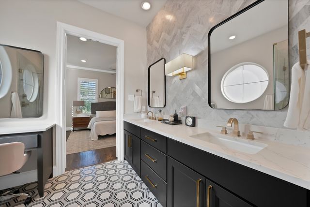 406 Mills Street, Fort Worth, TX 76102