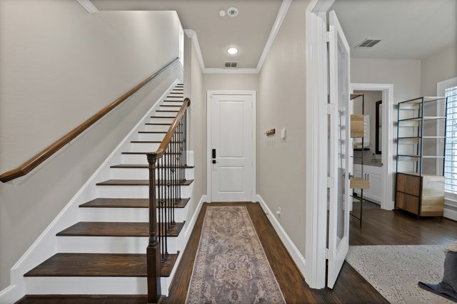 406 Mills Street, Fort Worth, TX 76102