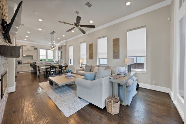 406 Mills Street, Fort Worth, TX 76102