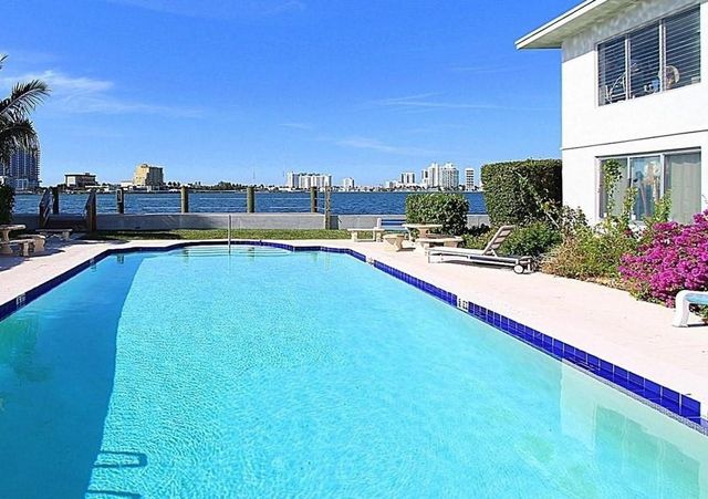 2250 Bay Drive 3, Miami Beach, FL 33141