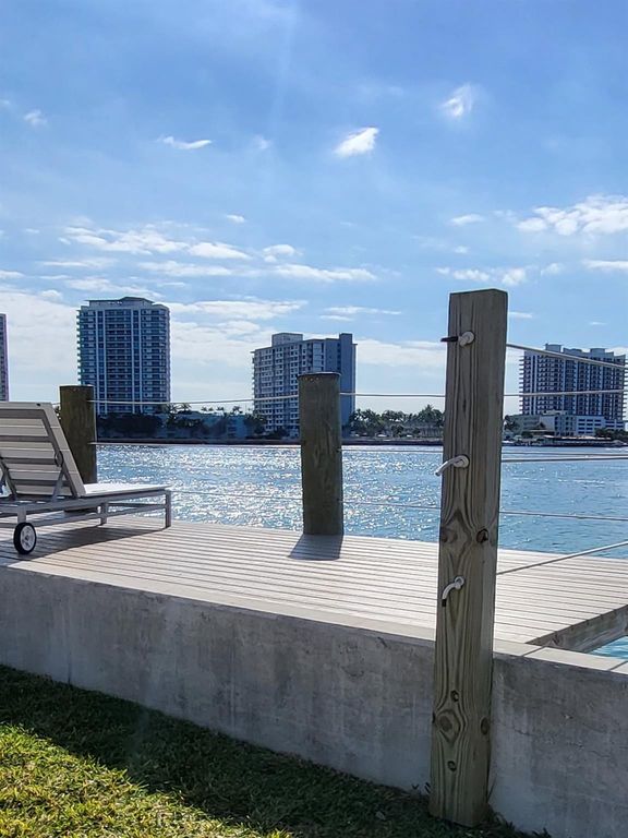 2250 Bay Drive 3, Miami Beach, FL 33141