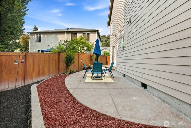18411 SE 242nd Ct, Covington, WA 98042