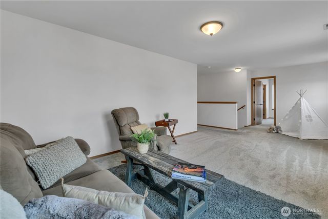 18411 SE 242nd Ct, Covington, WA 98042