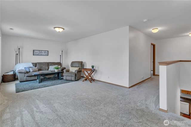 18411 SE 242nd Ct, Covington, WA 98042