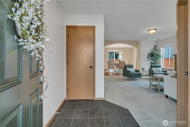 18411 SE 242nd Ct, Covington, WA 98042
