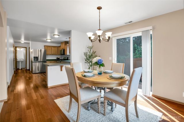 18411 SE 242nd Ct, Covington, WA 98042